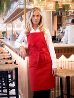 tablier cancan rouge porté