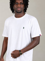 t-shirt Charlie blanc porté par Adelson