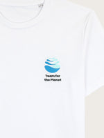 détail broderie du logo Team for the Planet sur le t-shirt blanc