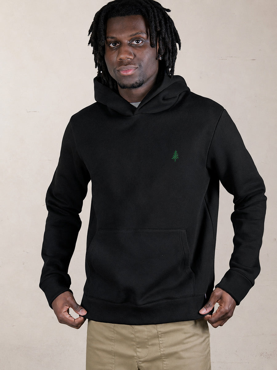 Hoodie Gaston noir porté par Adelson