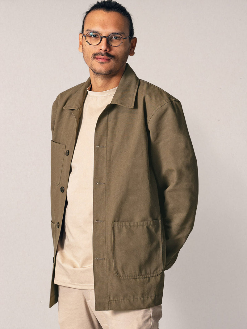 veste Mahaut kaki porté par Esteban