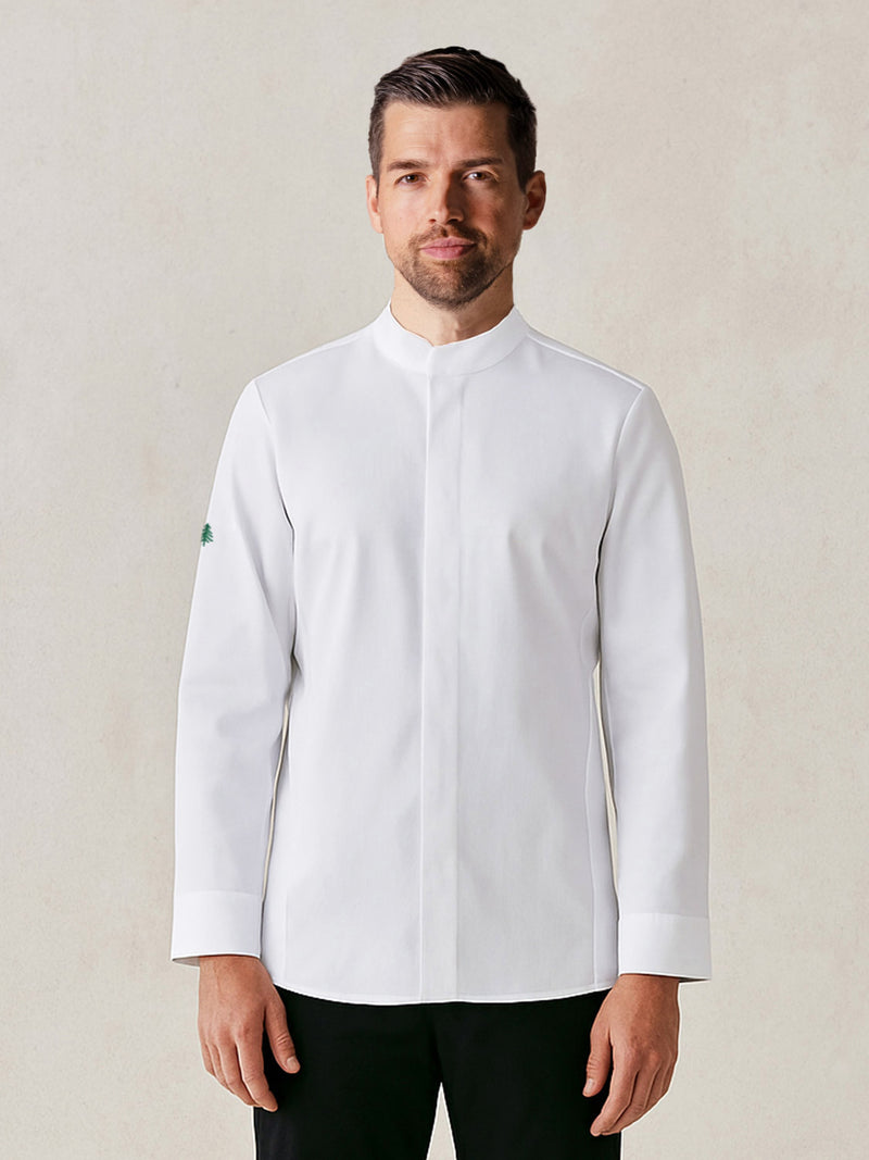 veste Newlook blanche portée par un modèle homme