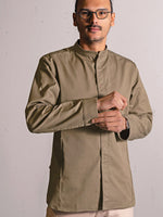 veste newlook kaki porté par Esteban