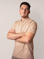 polo Simba beige porté par un modèle