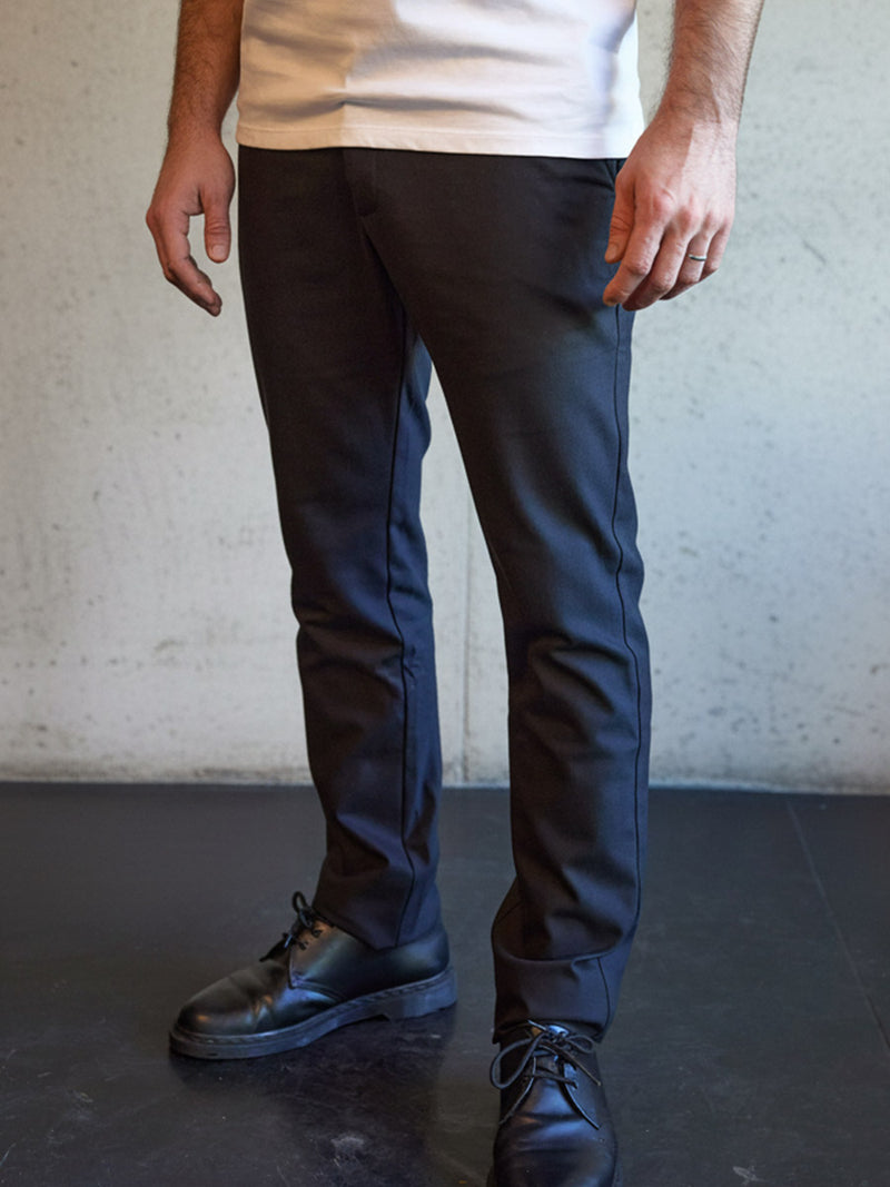 pantalon Stitch H porté par Alexis