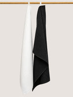 torchons Gaufrex blanc et noir suspendus