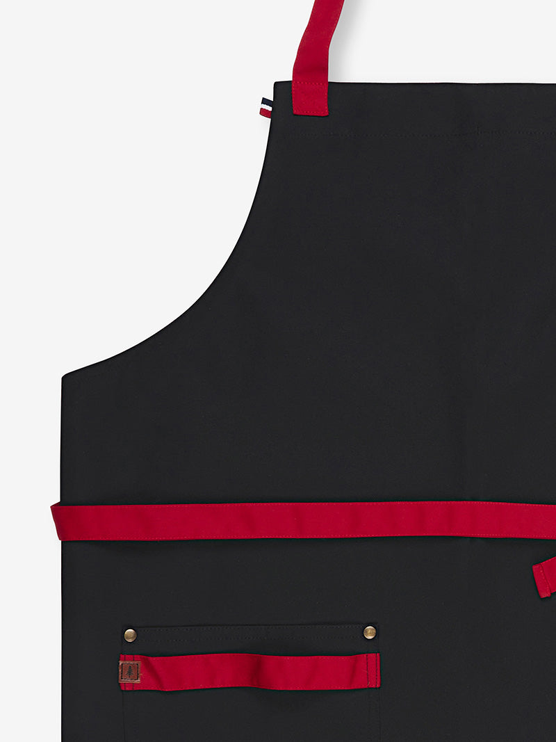 détail tablier bamba noir