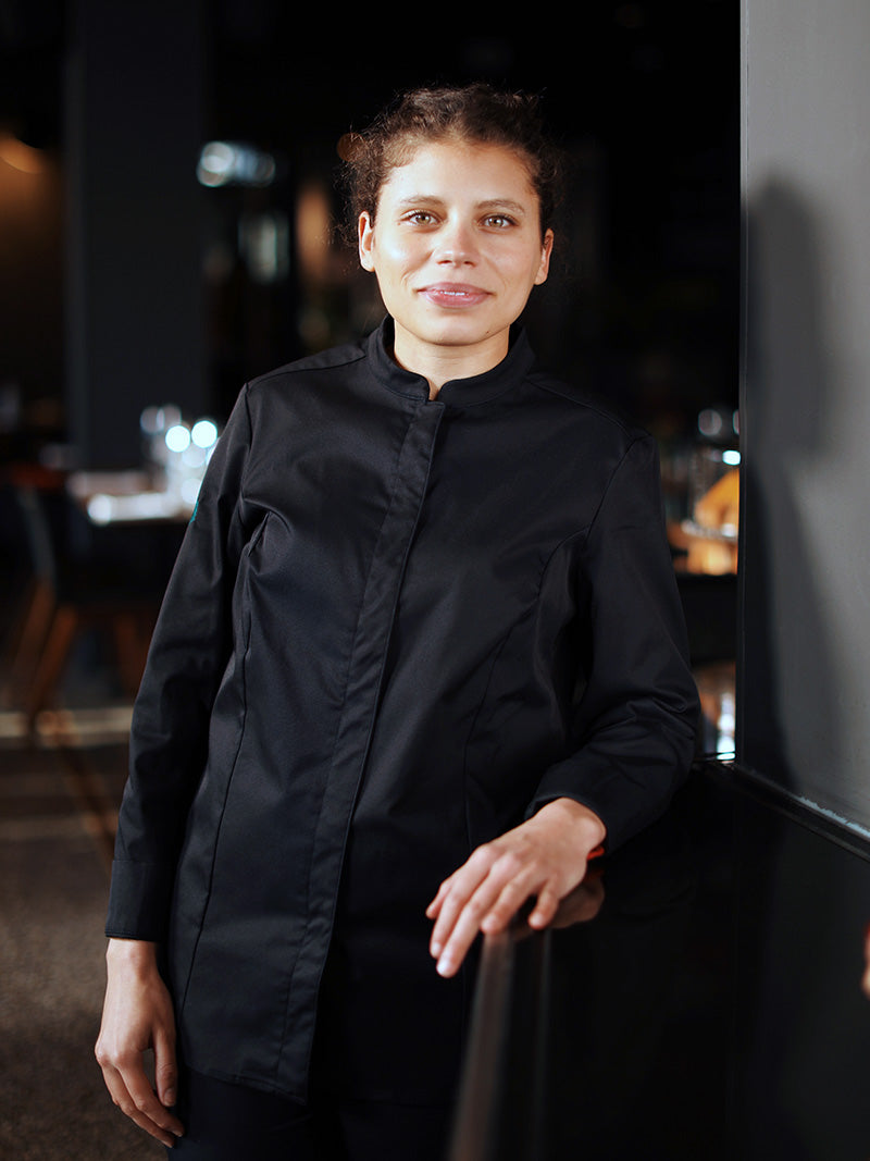 veste noire Newlook portée