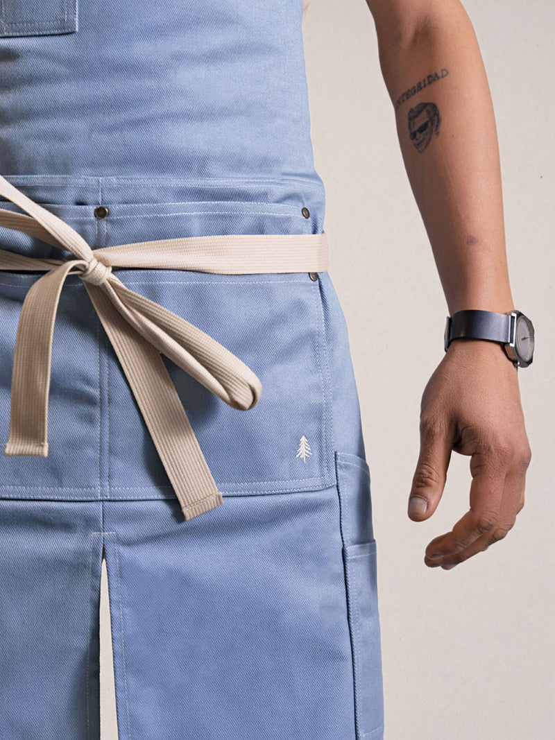 tablier Cumbia denim clair détail poche basse