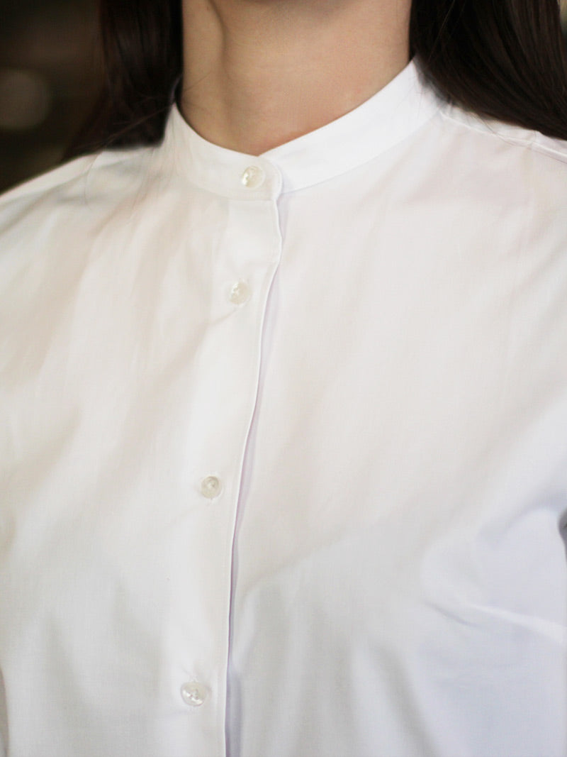 détail chemise blanche sandra